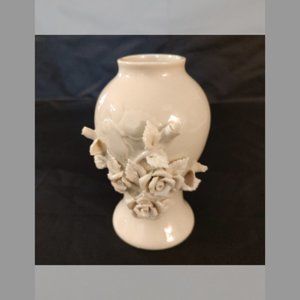DAVCO SILVER CO LTD CERAMIC ROSE AND BUTTERFLY VASE